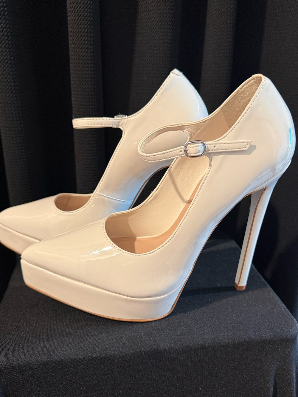 Steve Madden White Patent Mary Jane Platform Pumps - Picture 2 of 5